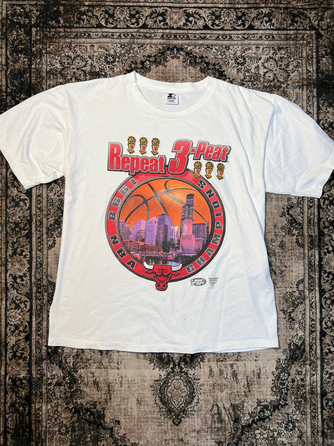 90s Starter NBA Chicago Bulls Repeat 3 Peat Shirt (Size L)